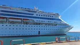 Antalya Limanı'na 'Astoria Grande' Kruvaziyeri Stop