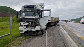 Bitlis'te Minibüs ile Tır Çarpıştı: Bir Ölü, İki Yaralı