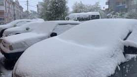 Bolu Kent Merkezi Nisan Ayında Beyazlarla Kaplandı