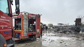 Bursa'da Geri Dönüşüm Tesisindeki Yangın Kontrol Altına Alındı