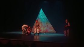 Bursa'da 'Inishmorelu Yüzbaşı' Oyunu Sahnelendi