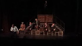 Bursa'da 'Müfettiş' Tiyatro Oyunu Sahnelendi