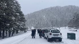 Doğaseverler Abant'ta Nisan Ayında Kar Eğlencesi Yaşadı