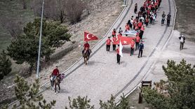 Erzurum'da Öğrenciler Şehitleri Andı