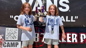 İkiz Kaykaycılar Zirveye Yerleşti