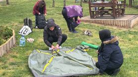 İstanbul'da Deprem Sonrası Geceyi Dışarıda Geçirenler