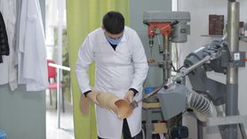 İzet Onuzi'nin Umut Dolu Yolculuğu: Engellilere Protez Üretimi