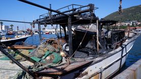 İzmir Foça'da Balıkçı Barınağında Yangın