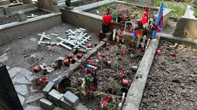 Kadıköy'de Bıçaklı Saldırı Sonrası Mezarda Tahribat