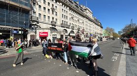 Londra'da Filistin Destekçileri Trafiği Kapattı