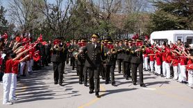 MSB Armoni Mızıkası 23 Nisan'da Çocuklarla Coşkuyla Buluştu