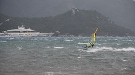 Muğla'da Fırtına ve Sağanak Yağmur Hayatı Olumsuz Etkiledi