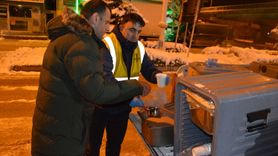 Samsun'da Kar Yağışı Nedeniyle Mahsur Kalanlara Sıcak Çorba İkramı