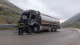 Şırnak'ta Seyir Halindeki Akaryakıt Tankerinde Yangın