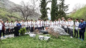 Trabzonspor 19 Yaş Altı Takımı, Efsanelerine Saygı Duruşunda Bulundu