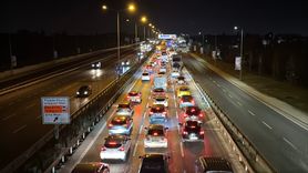 Tuzla'daki Köprülü Kavşakta Trafik Yoğunluğu