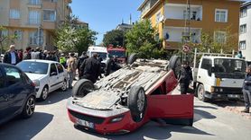 Ümraniye'de Otomobil ve Motosiklet Kazası: 3 Yaralı