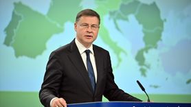 AB Ekonomik Büyüme Tahmini Aşağı Yönlü Revize Edildi