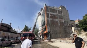 Adana'daki Yastık İmalathanesinde Yangın: İki Yaralı