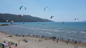 Akyaka'da Rüzgar Sörfü Şenliği Coşkuyla Gerçekleşti