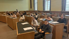 Almanya'da Göçmen Çocuklar Meclis Sıralarına Oturdu