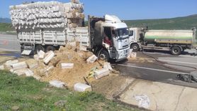 Bingöl'de Saman Yüklü Kamyonda Yangın Çıktı