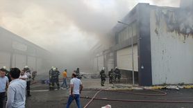 Diyarbakır'daki Kimyasal Depo Yangınında Patlamalar Yaşanıyor