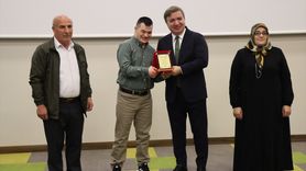 Erzincan'da Aile Yılı Kapsamında Örnek Ailelere Şilt Takdim Töreni