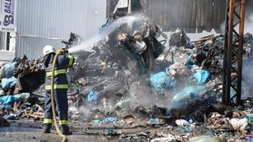 Eskişehir'deki Geri Dönüşüm Tesisinde Yangın