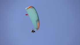 Fethiye'de Gençler Yamaç Paraşütü ile Türkiye'yi Selamladı