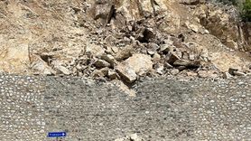 Gümüşhane'de Heyelan Nedeniyle Kaledibi Mahallesi Yolu Kapandı