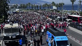 İzmir'de İşçilerin Grev Eylemi Devam Ediyor