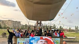 Kapadokya'da Sıcak Hava Balonlarıyla Bayram Coşkusu