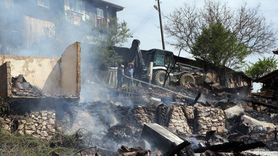 Kastamonu'da Yangında Camii ve Ev Kullanılamaz Hale Geldi