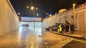 Kayseri'de Sağanak Yağış Sonrası Araçlar Mahsur Kaldı