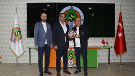 KKTC'li Bakan Gardiyanoğlu'ndan Alanyaspor'a Taziye Ziyareti