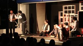 Sivas'ta 'Misafir' Tiyatro Oyunu Raylar Üzerinde Sahnelendi