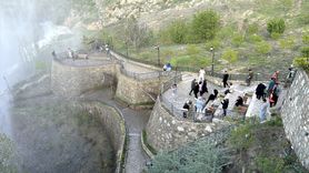 Tortum Şelalesi'nde Bahar Coşkusu