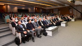 Van'da Sağlık Hizmetlerinde Kalite ve Akreditasyon Sempozyumu Düzenlendi