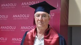 Anadolu Üniversitesi'nde 60 Yaş Üstü Mezunlar Eğitimin Yaşının Olmadığını Kanıtlıyor