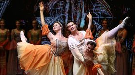 Bursa'da Kuğu Gölü Balesi İle Büyüleyici Bir Gece