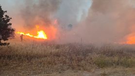 Çanakkale'deki Tarım Arazisi Yangını Kısmen Kontrol Altına Alındı