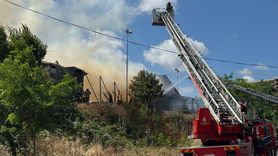 Gaziosmanpaşa'da Geri Dönüşüm Tesisinde Yangın Çıktı