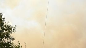 İzmir Bornova'daki Yangın Kontrol Altına Alınmaya Çalışılıyor