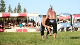 Kırklareli'de Geleneksel Yağlı Güreşler Yapıldı