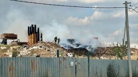 Kocaeli'de Palet Fabrikasında Yangın Kontrol Altına Alındı