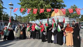 Konya'da Kadınlardan Gazze'ye Destek Yürüyüşü