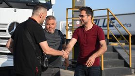 Kurban Bayramı'nda Ailelerinden Uzakta Kalan Tır Şoförlerinin Hüzünlü Kutlaması