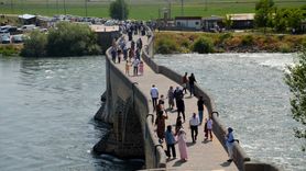 Muş'taki Murat Köprüsü Bayram Tatilinde Yoğun İlgi Gördü