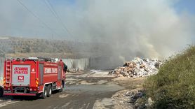 Sultangazi'de Katı Atık Alanında Yangın Kontrol Altına Alındı